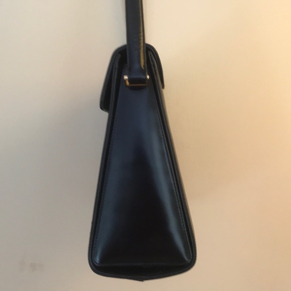 St John leather handbag. - Picture 3 of 7